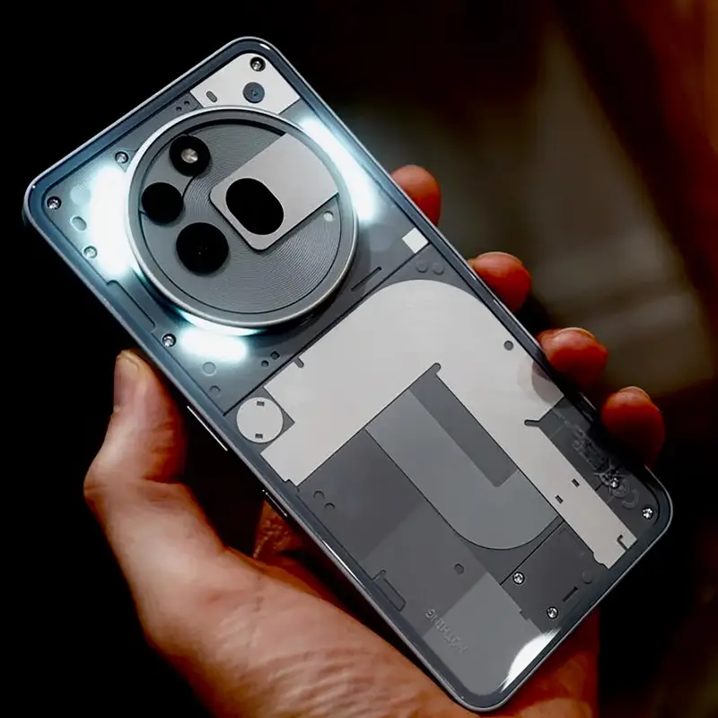 تصاویر گوشی ناسینگ  Nothing Phone (3a) Pro عکس 3